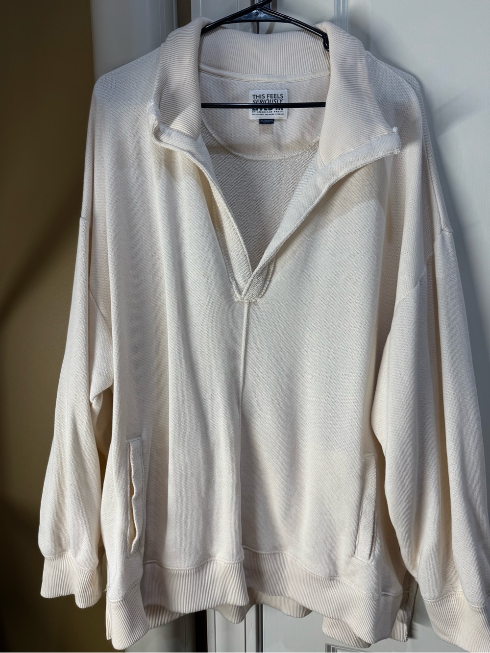 American Eagle Outfitters Cream v-neck Pullover Sweater